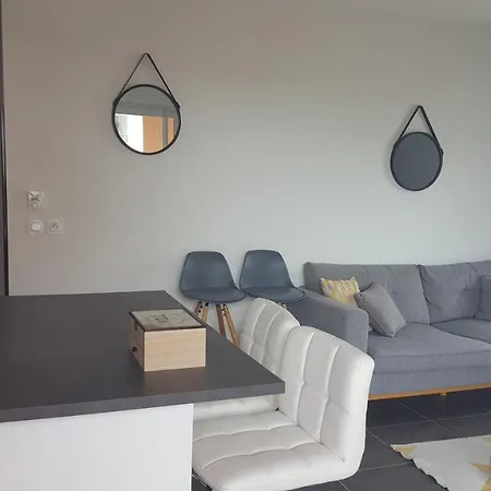 Terra Cais, Spacious 64m2, 2 Bedroom With Pool Apartman *
