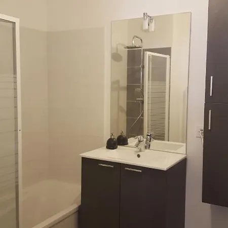 Terra Cais, Spacious 64m2, 2 Bedroom With Pool Apartman *
